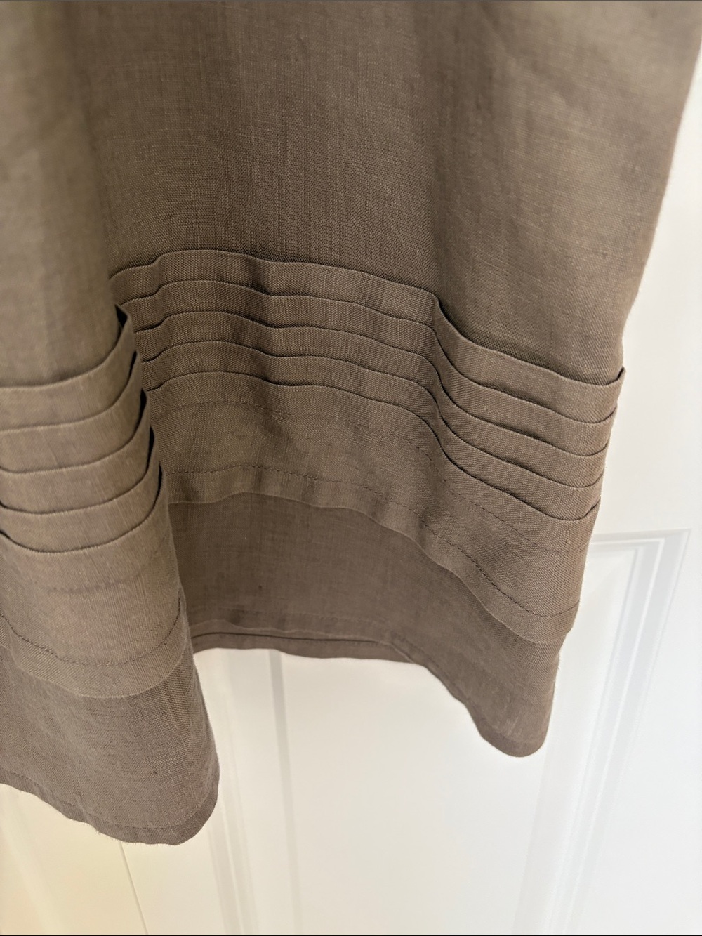 Sundance Taupe Linen-Textured Shift Top - Picture 4 of 9